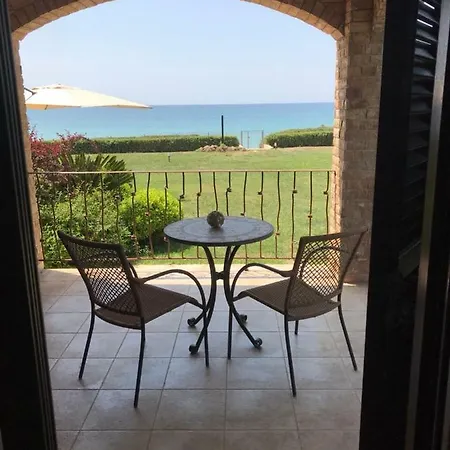 M Varkes * Nea Moudhania