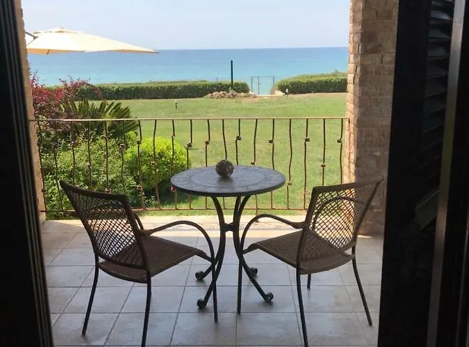 M Varkes * Nea Moudania