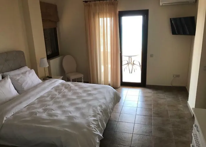 Villa M Varkes Nea Moudania