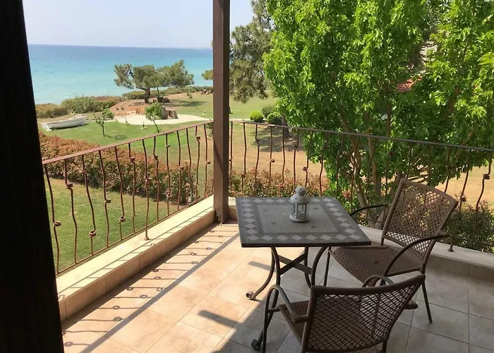 Villa M Varkes Nea Moudania