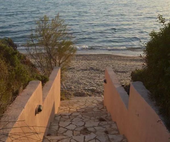 Villa M Varkes Nea Moudania