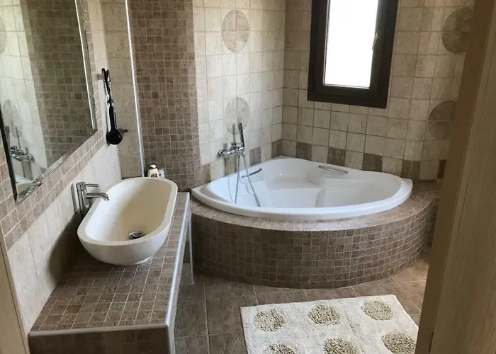 M Varkes * Nea Moudania