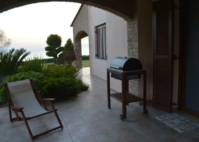 Villa M Varkes Nea Moudania