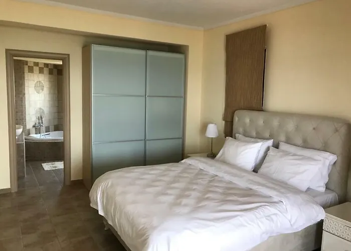 M Varkes Вилла *