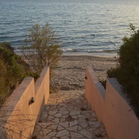 Villa M Varkes Nea Moudania